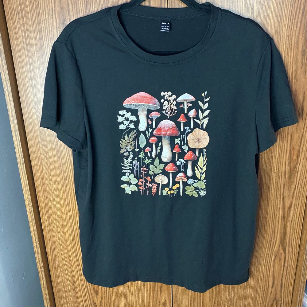 SHEIN Mushroom Graphic Tee Women XL Black Botanical Fungi Cottagecore T-Shirt